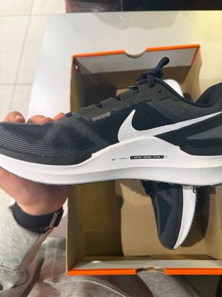 Nike Air Zoom Structure 25 Negro/Blanco