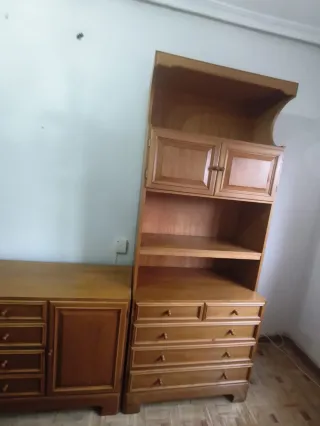 Mueble de comedor madera y cristal