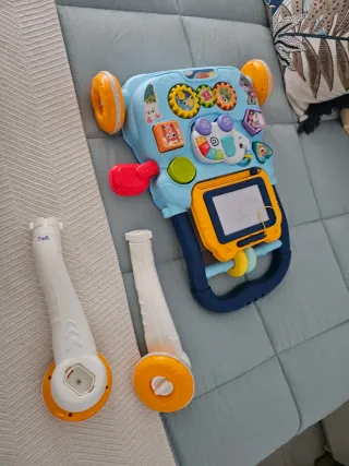 Andador infantil con actividades