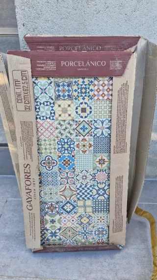 Baldosas Porcelánico GAYAFORES 2m²