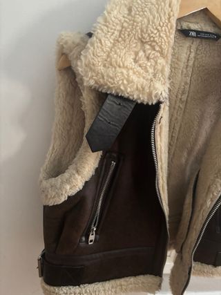 Chaleco Zara efecto borrego Talla M