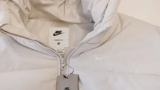 Cazadora Nike acolchada Talla M