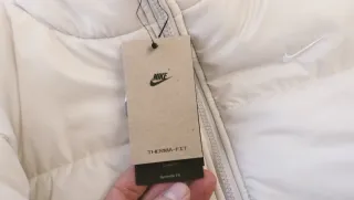 Cazadora Nike acolchada Talla M