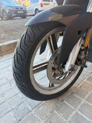 Kymco Agility City 125cc Scooter Negra