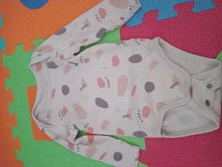 Bodi Kiabi manga larga 9 meses