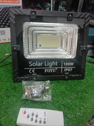 Faro Solare LED 100W FOYU con Pannello