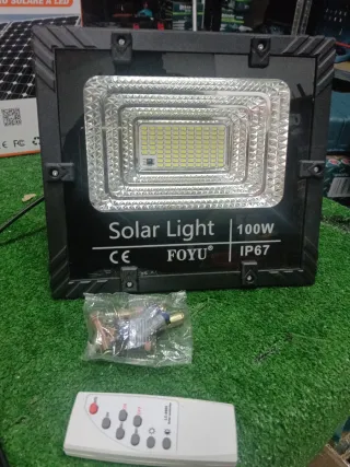 Faro Solare LED 100W FOYU con Pannello
