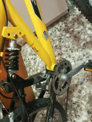 Bicicleta de Montaña Amarilla