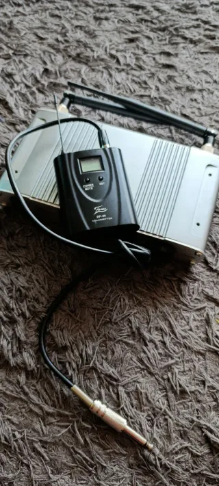 Receptor Inalámbrico Fame R-50 UHF