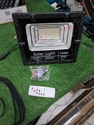 Faro Solare 100W Foyu con Pannello