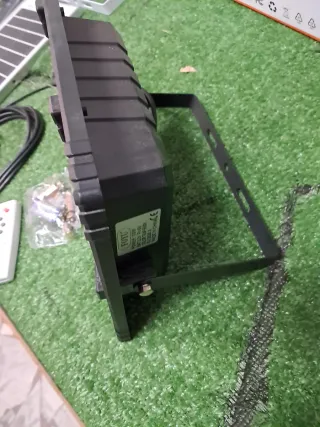 Faro Solare 100W Foyu con Pannello