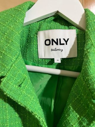 Chaqueta ONLY verde brillante corta