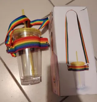 Bicchiere luminoso con tracolla