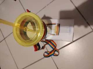 Bicchiere luminoso con tracolla