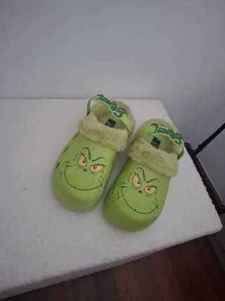 Zapatillas Grinch con forro peludo