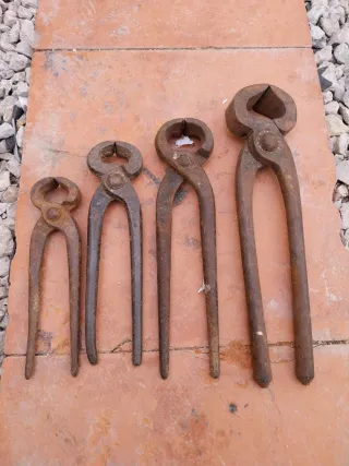 Tenazas antiguas de forja (juego de 4)