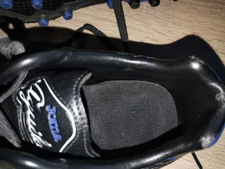 Botas de fútbol tacos césped artificial