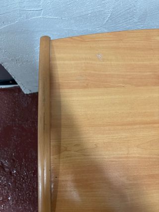 Mesa de ordenador con ruedas