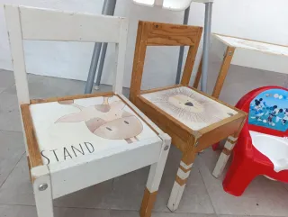 Lote Bebé: Trona, Orinal, Mesa, sillas, bañera