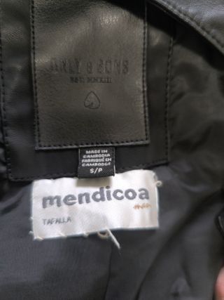 Chaqueta de cuero negra