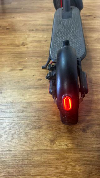 Patinete Eléctrico Xiaomi M365 + Cargador