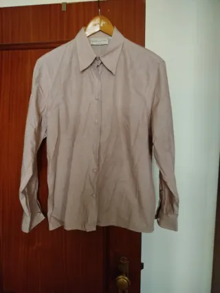 Blusa POPELINE bege botões forrados tam L