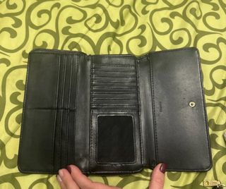 Portafoglio Carpisa nero lucido