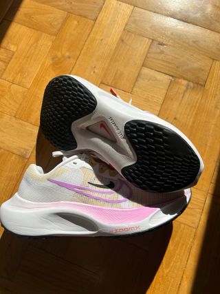 Nike Zoom Fly 5 Talla 39 Blanco Fucsia