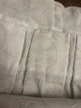 Cortinas de lino beige y blanco