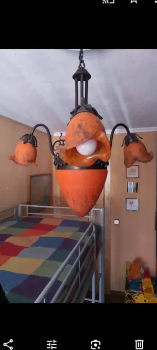 Lámpara de techo colgante naranja y cristal