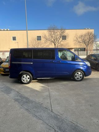 FORD TOURNEO CUSTOM TITANIUM 9 PLAZAS