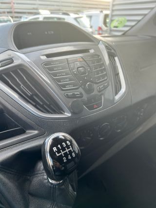 FORD TOURNEO CUSTOM TITANIUM 9 PLAZAS