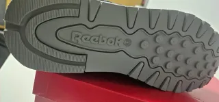 Zapatillas Reebok grises y rojas