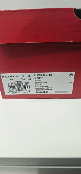 Zapatillas Reebok grises y rojas