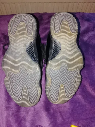 Zapatillas Jordan Negras y Grises