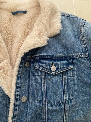 Chaqueta vaquera Mango pelito bordada Talla M