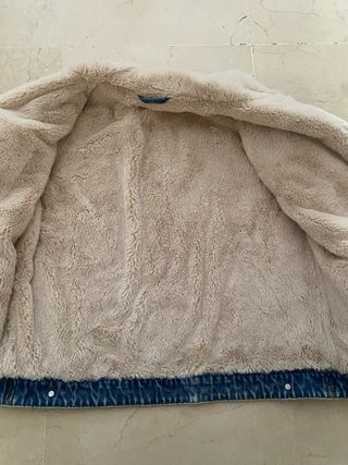Chaqueta vaquera Mango pelito bordada Talla M