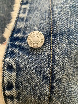 Chaqueta vaquera Mango pelito bordada Talla M