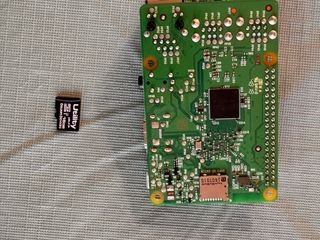 Raspberry Pi 3 Model B + Tarjeta SD 16GB