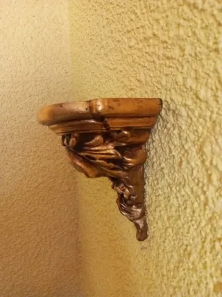 Peana decorativa dorada de  16x 15 x 12 cm