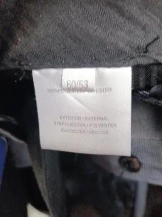 Traje de hombre gris usado una vez