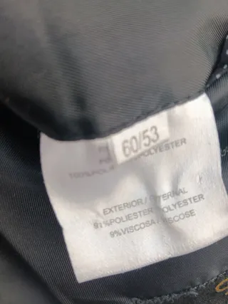 Traje de hombre gris usado una vez