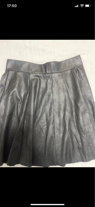 Falda negra Pull&Bear sin usar