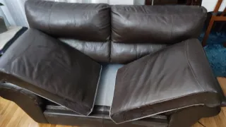 Sofá de pele cor de chocolate