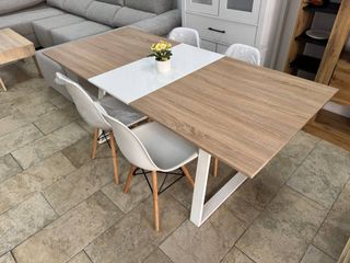 Mesa Extensible + 4 Sillas Nórdicas con Arcón