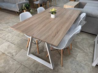 Conjunto Nórdico: Mesa Extensible y 4 Sillas
