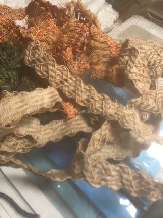 Bordi in tessuto beige e arancione