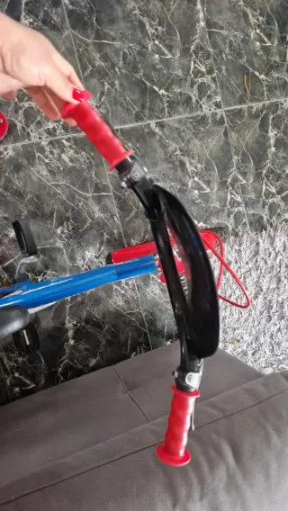 Bicicleta Infantil Spiderman Azul y Roja