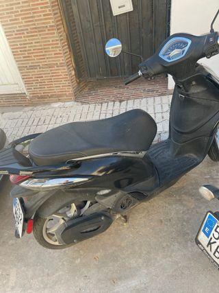Piaggio Liberty Scooter Negra/Plata