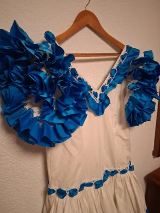 Traje de Sevillana volantes azul y blanco